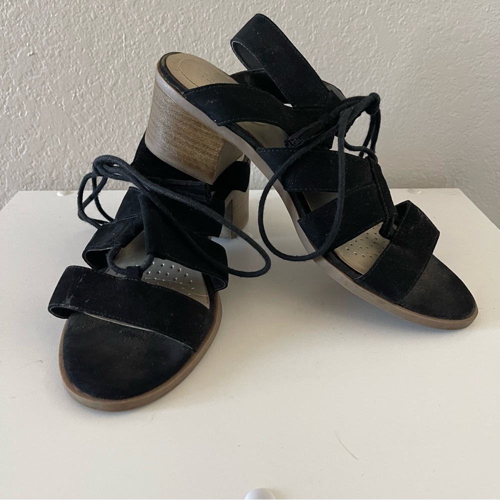 A New Approach a.n.a., Women’s  Black  Strappy Low Heel Open Toe Heels, Size 7.5